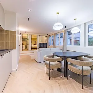 New Spacious 4 Star Family In Chic 16th District Daire